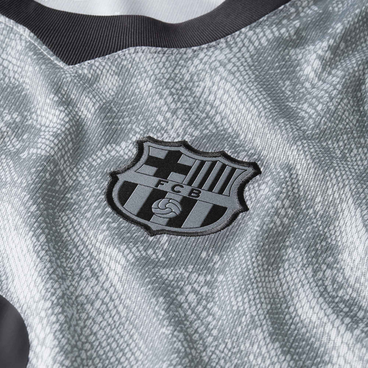 NIKE FC Barcelona 2026/27 Stadium Goalkeeper Away Big Kids' Kobe Dri-FIT Soccer Replica Jersey product image 5, provided for