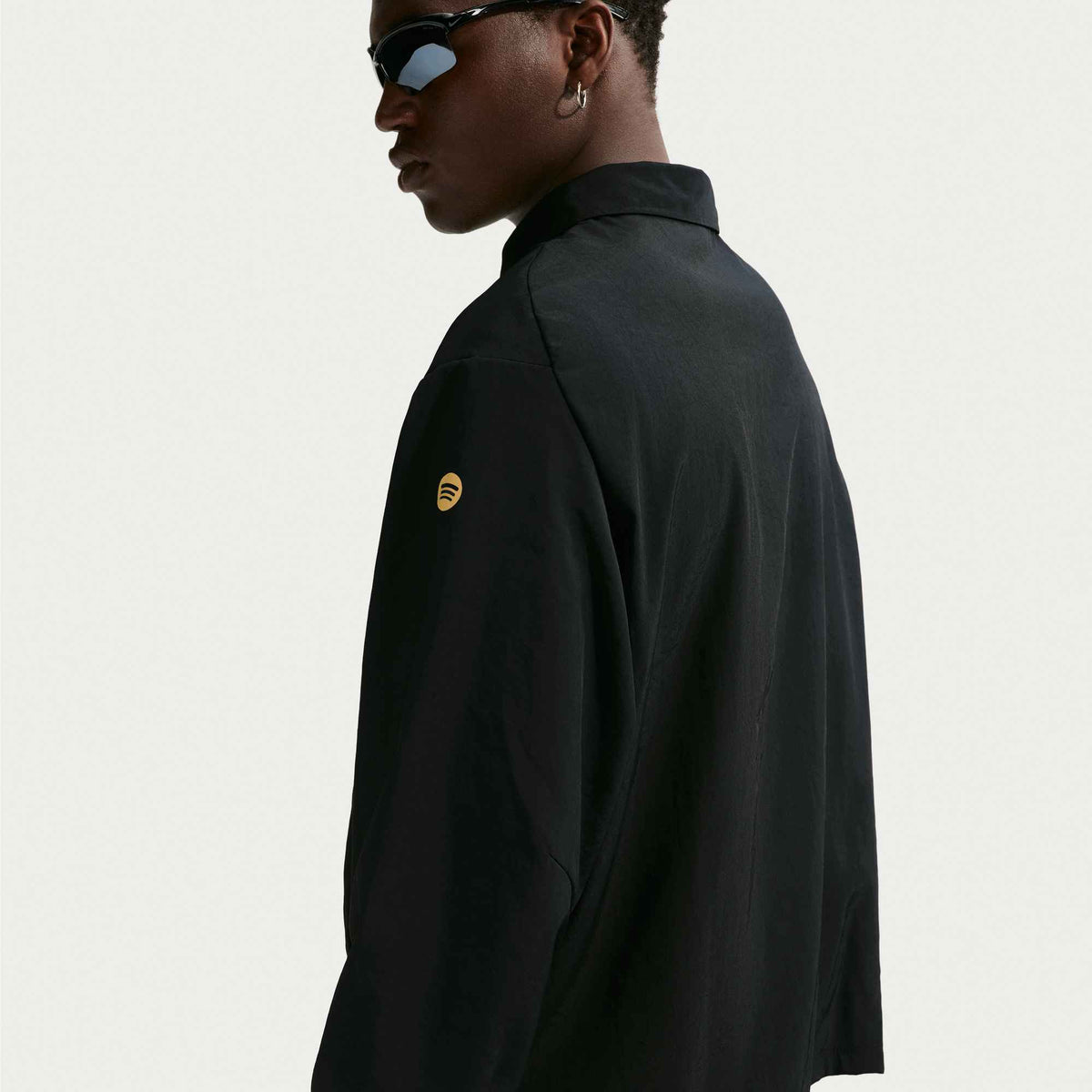 Nike FC Barcelona Away Men Kobe Soccer Woven Jacket product image 4, provided for visual reference and product detail review