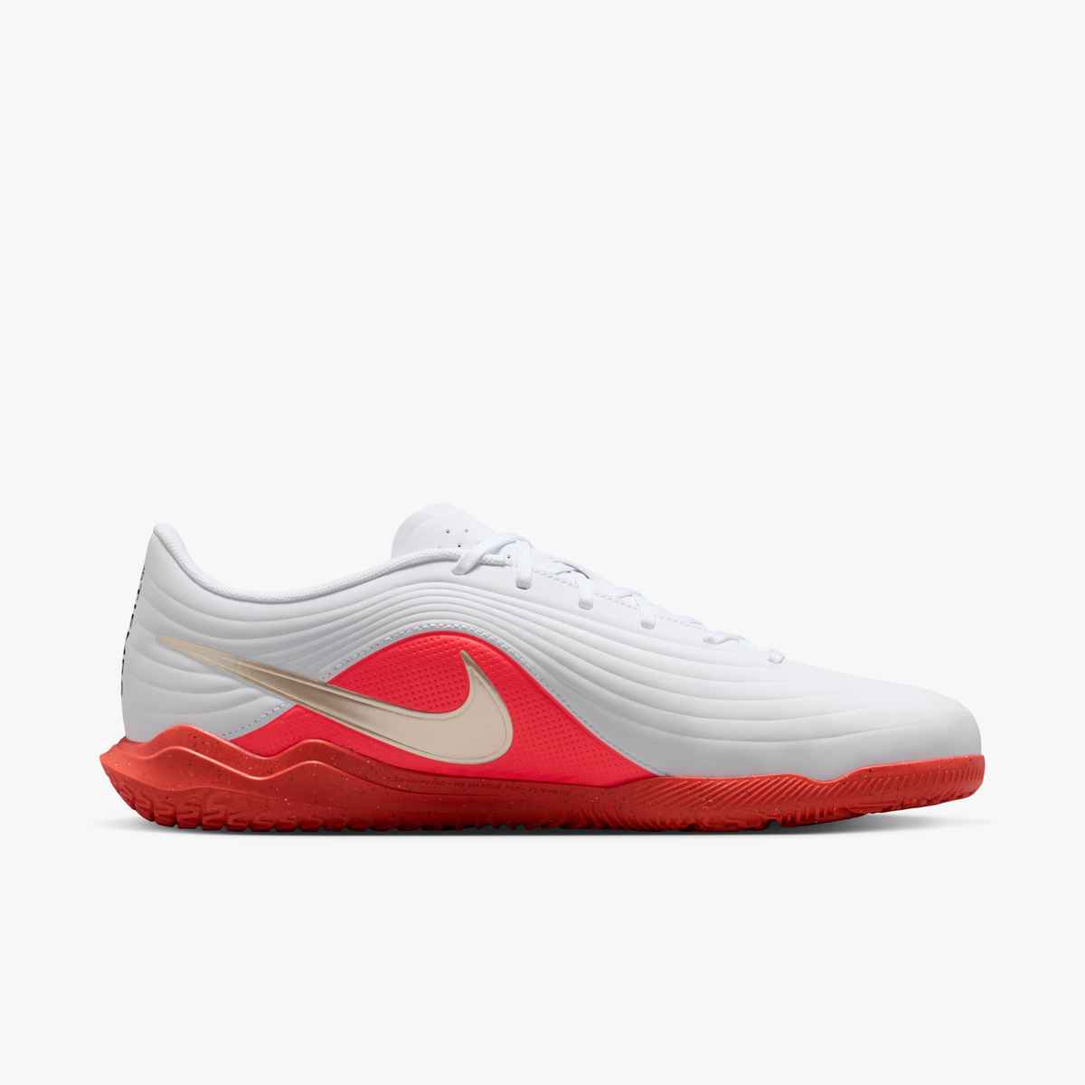 Nike Tiempo Maestro Club Indoor/Court Low-Top Soccer Shoes product image 4, provided for visual reference and product detail