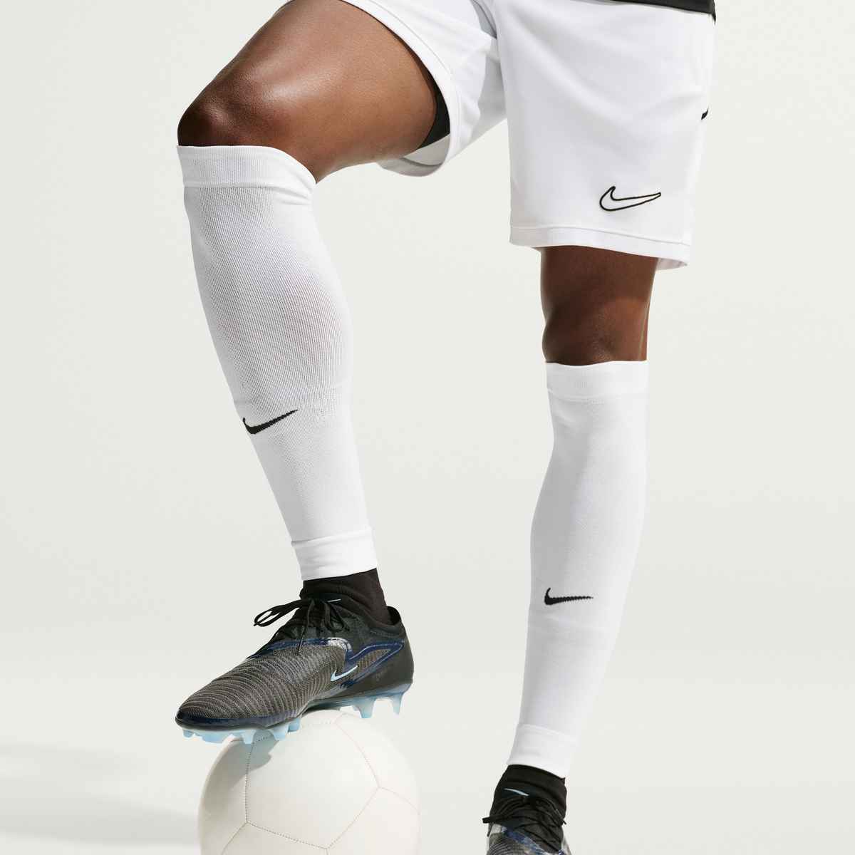 Nike VaporFast Soccer Leg-Sleeve WHITE(1 Pair) product image 4, provided for visual reference and product detail review