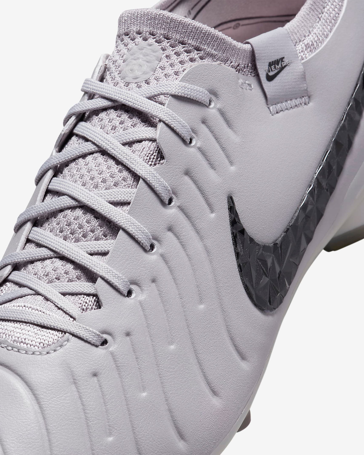 Nike Tiempo Legend 10 Elite AS FG Low-Top Soccer Cleats product image 8, provided for visual reference and product detail